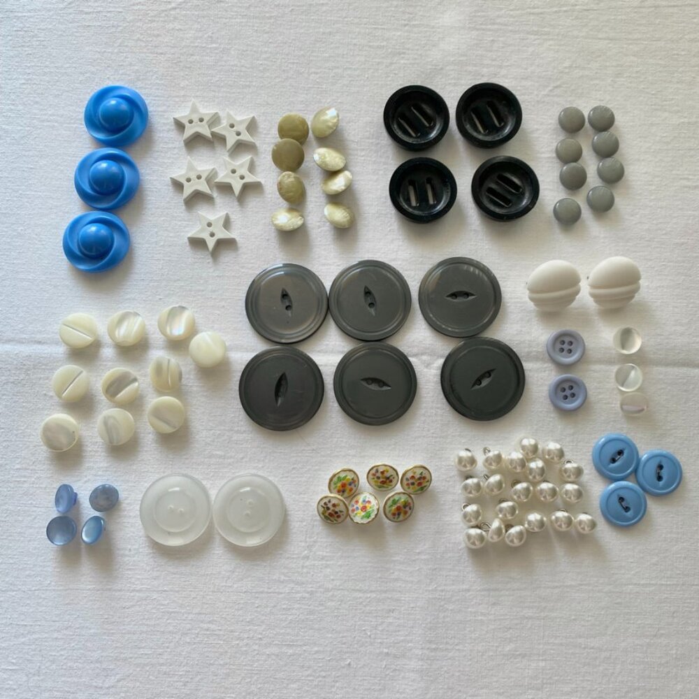 Lot of Assorted Buttons